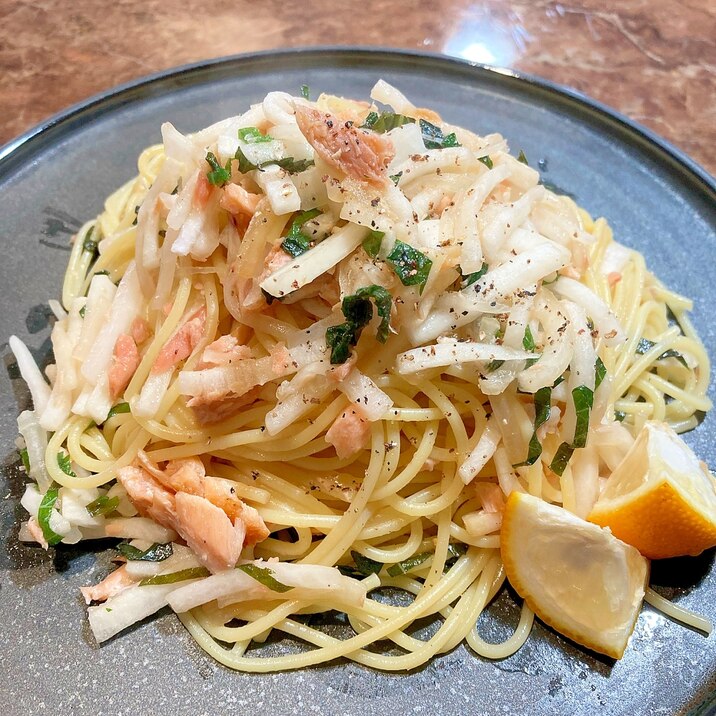 ♦️【簡単和風パスタ】炒め大根と鮭フレークパスタ
